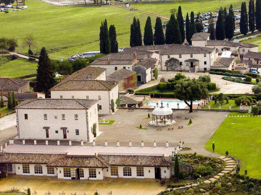 La Bagnaia Golf & Spa Resort Siena. Golf e benessere tra le colline senesi