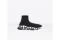 Balenciaga. Le sneakers a calza “Speed” hanno la suola preformata ultra flessibile a contrasto con logo stile graffiti. Made in Italy.