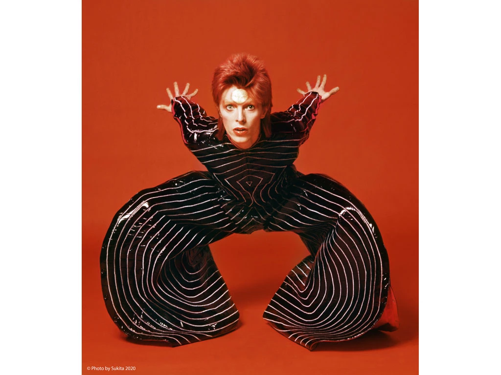 David Bowie rockstar e icona di stile fotografato da Masayoshi Sukita