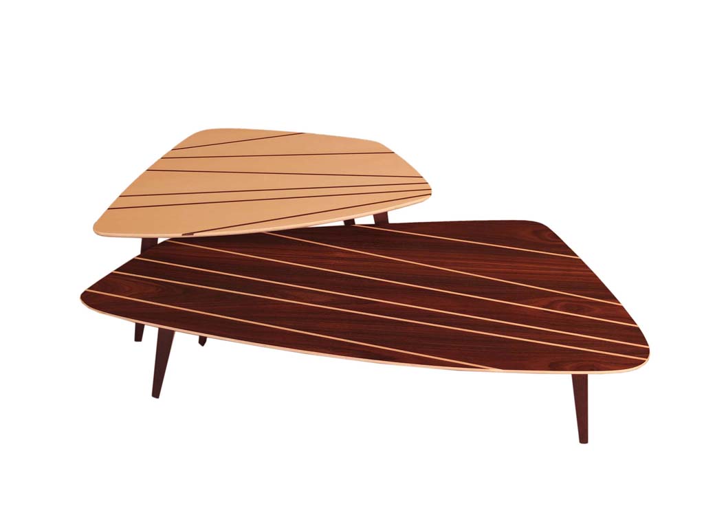 Morelato. Tavolino Gene - design Itamar Harari. Linearità e forme essenziali. Realizzato in in legno: acero per la struttura e wengé per gli intarsi del piano