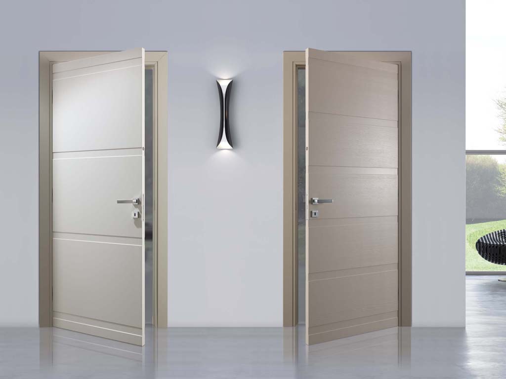 FASHION//Designer: R&D Bertolotto. Stile moderno, le porte realizzate con laccature lisce a poro aperto spazzolato che evidenziano le venature del vero legno.