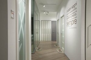 Bertolotto Porte. Ancora un'immagine dello show-room a Milano.