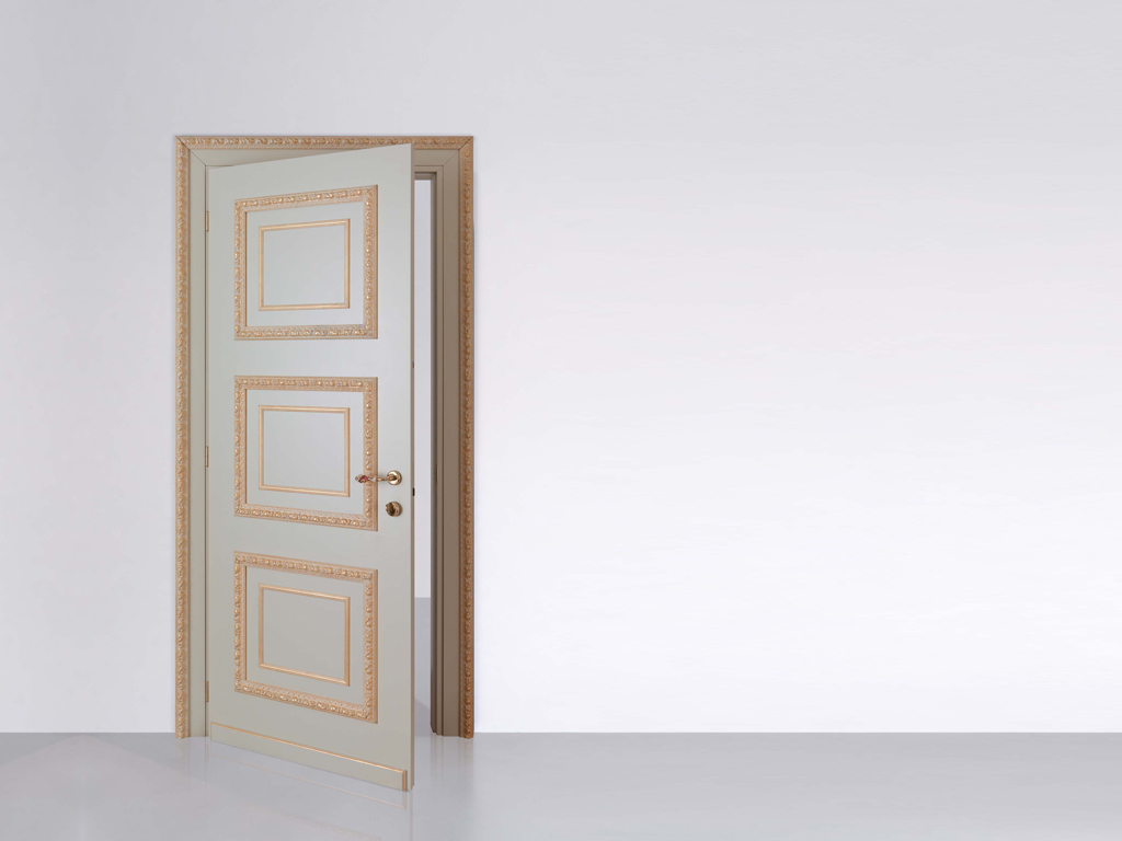 Bertolotto Porte. Porta Venezia Gold. Designer R&D Bertolotto. Dettagli esclusivi e cornici decorate in foglia oro e argento.