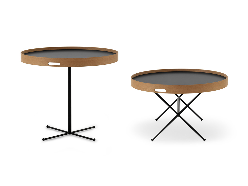 è De Padova. Tavolino con vassoio Chab-Table - design Nendo (2005). Ruotando la base si possono ottenere due altezze e il piano ha anche la funzione di vassoio. Il pannello in multistrato di faggio è rivestito in laminato e il bordo in massello di faggio curvato. La base è in acciaio.