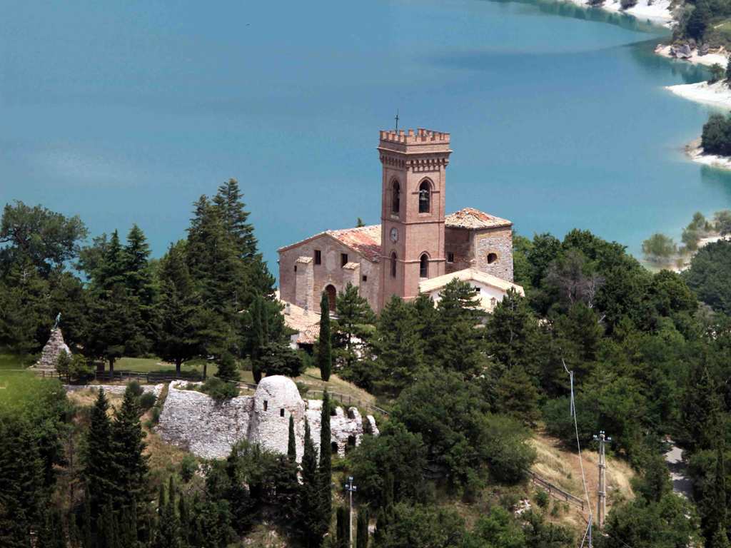 Lago di Fiastra. Parco Nazionale dei Monti Sibillini (copyright foto: Renato Gatta)
