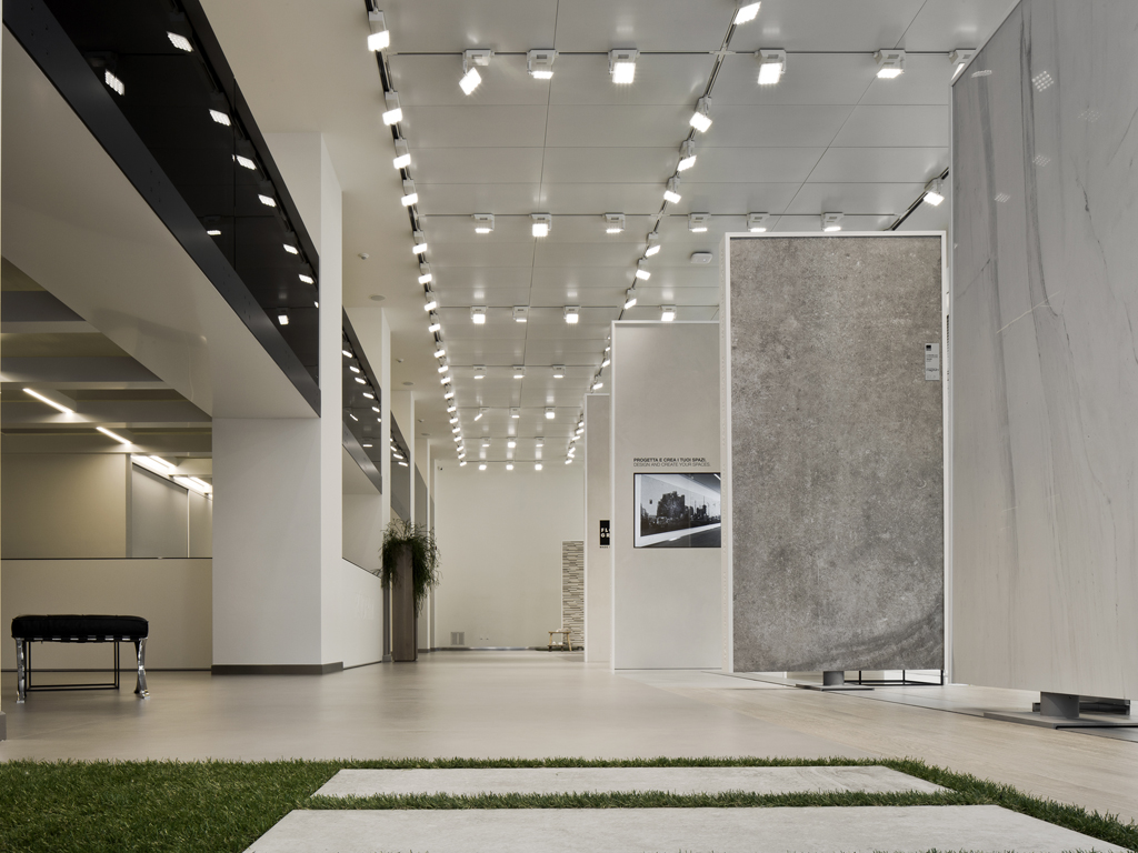 Show room Florim a Milano. Progetto: arch. Andrea Maffei. Le