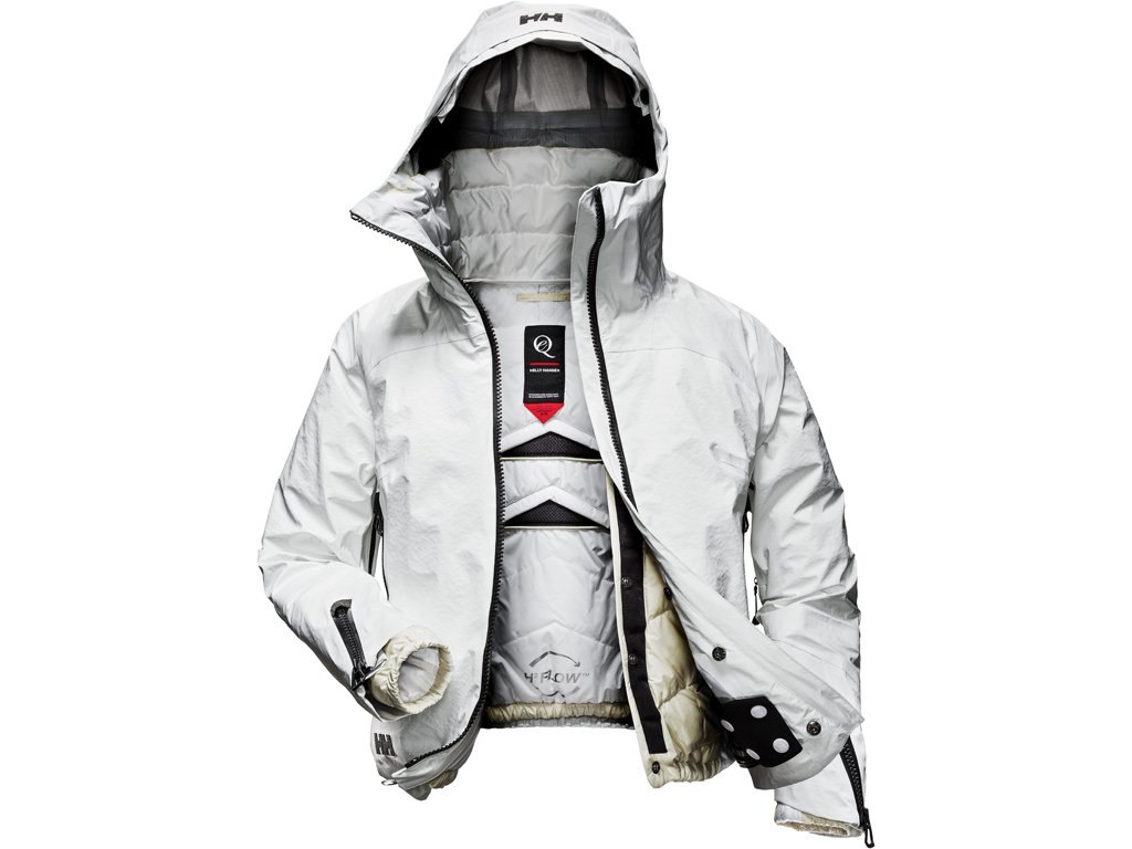 Helly Hansen W Diana Jacket. Tessuto Helly Tech® Professional resistente all'acqua, antivento e traspirante a due strati. Cuciture termosaldate. Trattamento Durable Water Repellency (DWR). Formula isolante PrimaLoft® Gold Down. Fodera femminile integrata. Elementi Swarovski®. Sistema di regolazione della temperatura H2Flow™. Sistema di sicurezza avanzato RECCO®. Ghetta antineve elastica senza zip. Cappuccio fisso, regolabile e compatibile con il casco. Tasca skipass. (Euro 849,95)