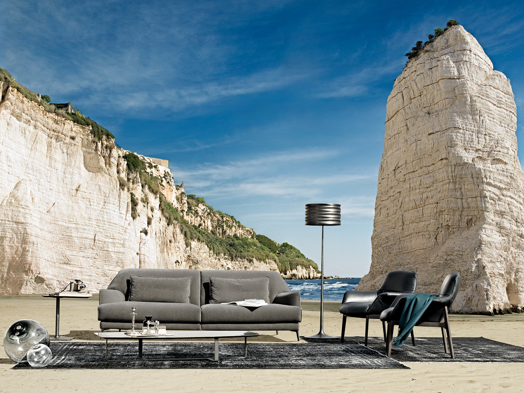 Natuzzi Italia. Divano Don GIovanni. Design architetto Claudio Bellini. Comodo e con ampie e profonde sedute.