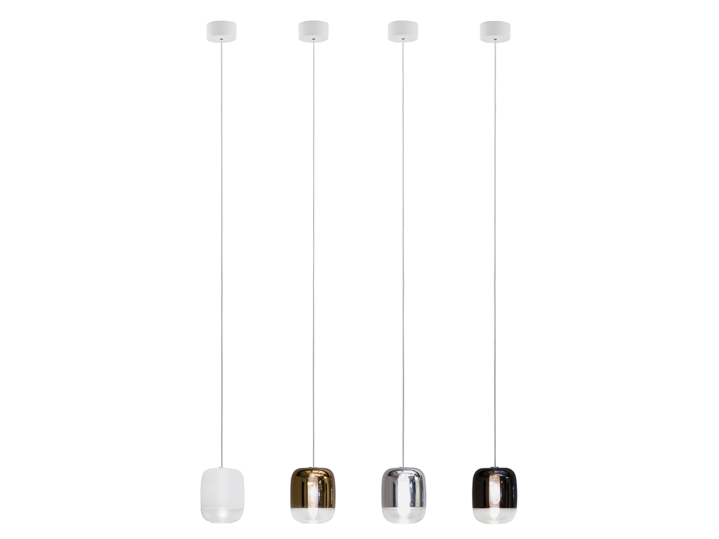 Natuzzi Italia. Lampada a sospensione Gong Mini. Diffusore in vetro soffiato verniciato internamente o metalizzato.