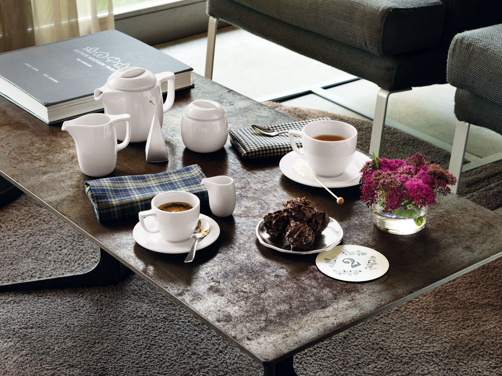 Arthur Krupp Porcelain. Collezione Uovo. Elegante e resistente, grazie ai bordi rinforzati, la collezione è estremamente funzionale.