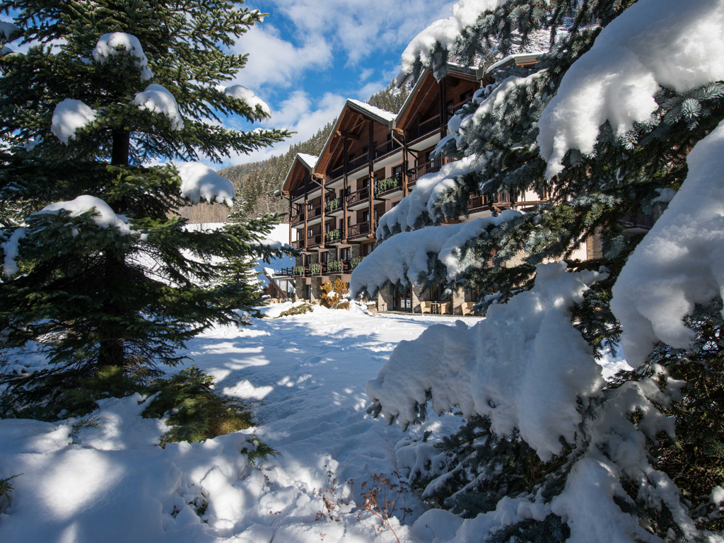 Pré-Saint-Didier. Valle d'Aosta. L'hotel con la neve.
