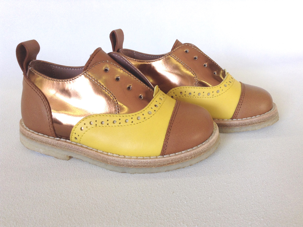 Pèpè Children Shoes. Modello 1214SL. Vitello e cuoio giallo e castoro.