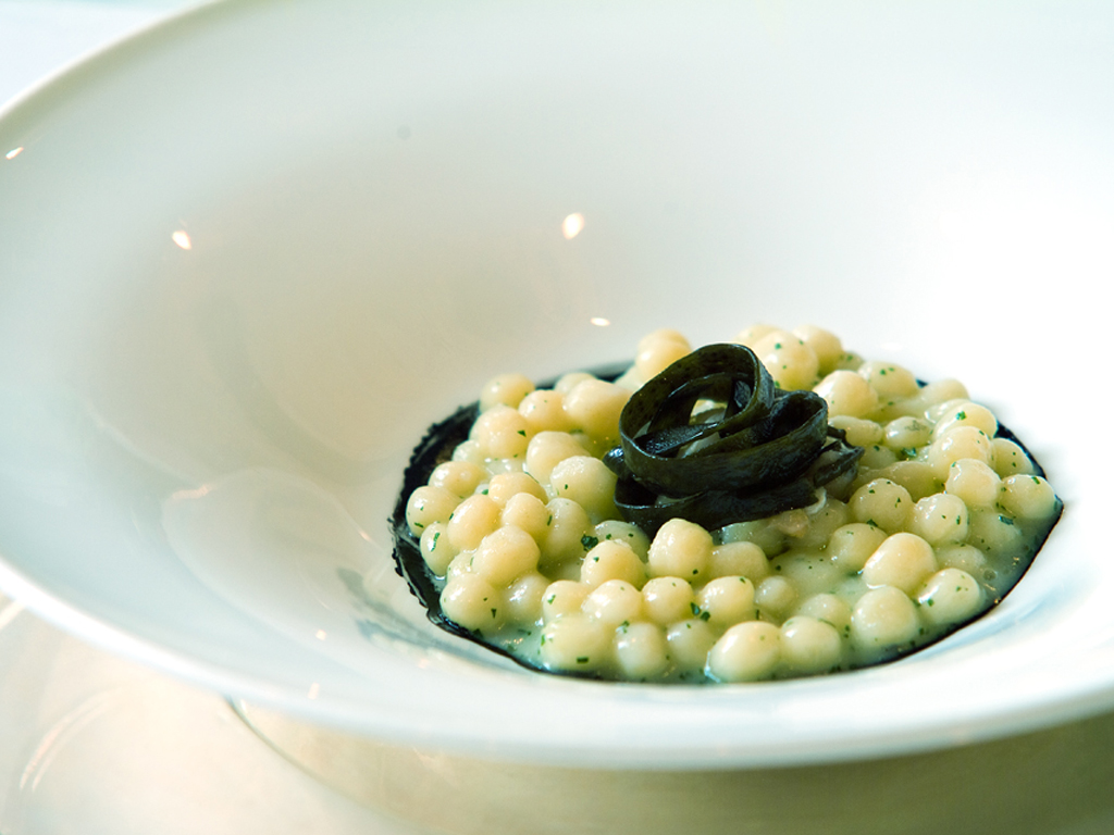 Antonino Cannavacciuolo. Gnocchetti di baccalà e tartufi di mare.
