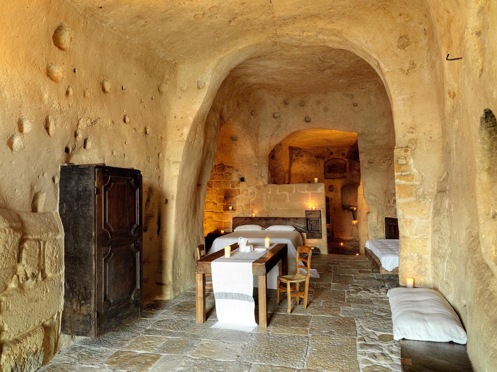 Sextantio Albergo Diffuso Le grotte della Civita. Grotta 4 Executive Suite: 130mq. dotata di un letto