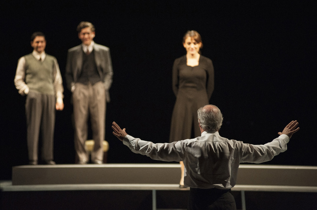 elvira recensione piccolo teatro grassi 2016