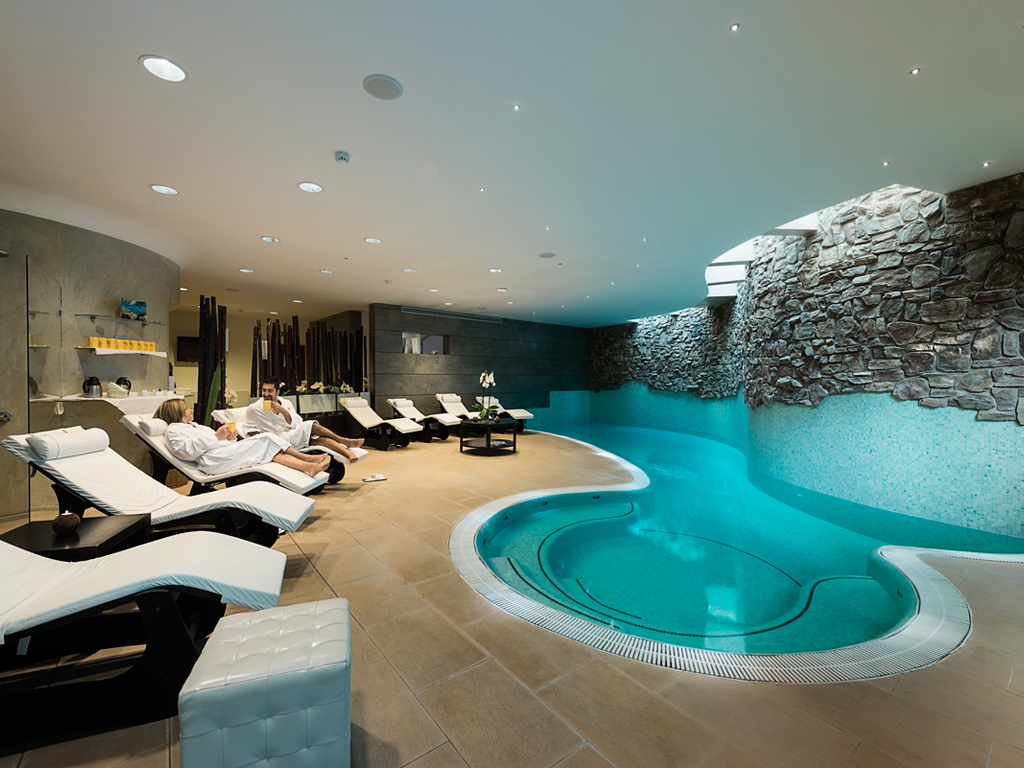 Hotel Alla Posta dei Donini. Nell’immagine l’elegante centro benessere Ginkgo Spa, ricavato in un angolo tranquillo della Villa, dall’architettura studiata per generare negli ospiti sensazioni di relax ed intimità.
