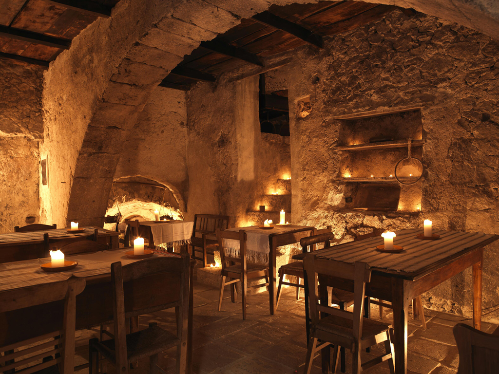 Santo Stefano di Sessanio. Sextantio Alberto Diffuso. Il Ristorante, la