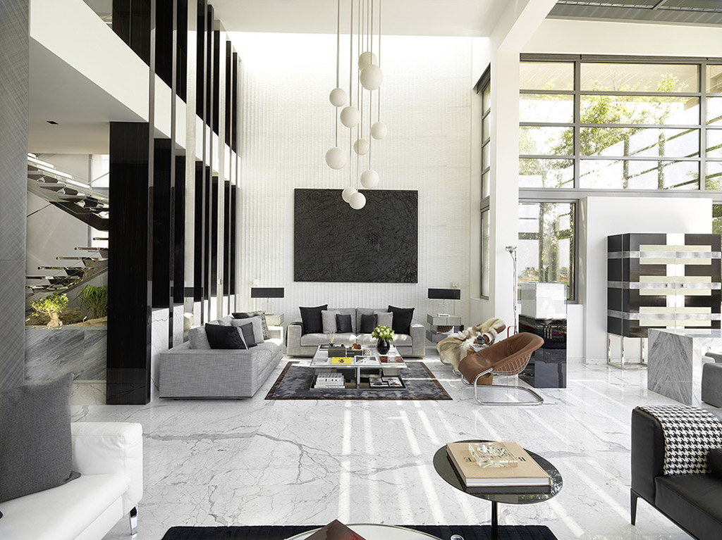 Penthouse a Ashrafieh, progettata dall’architetto Fouad Naayem e il suo studio FNA&Partners. Il rivestimento delle pareti è in marmo, modello Tratto della collezione Le Pietre Incise della Lithos Design Primes, personalizzato con l’ausilio della Lithos Design Source (foto Ima del Khoury).