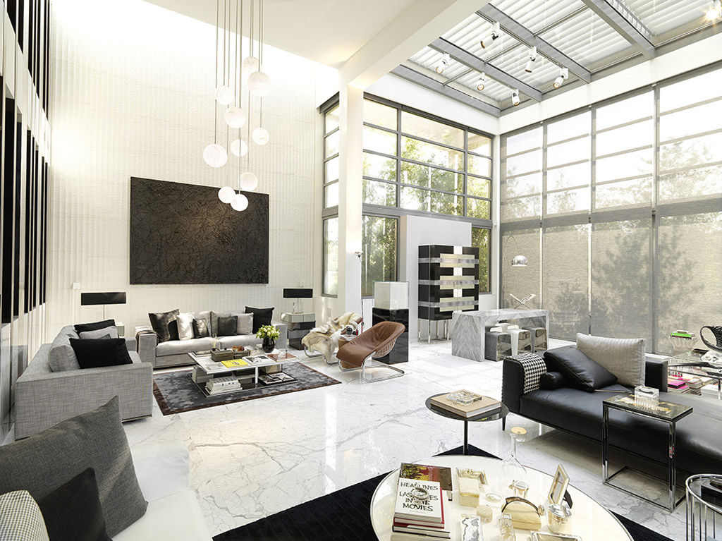 Penthouse progettata dall’architetto Fouad Naayem e il suo studio FNA&Partners con la consulenza della Lithos Design. L’attico si trova in Libano a Ashrafieh, uno dei più antichi quartieri di Beirut (foto Ima del Khoury).