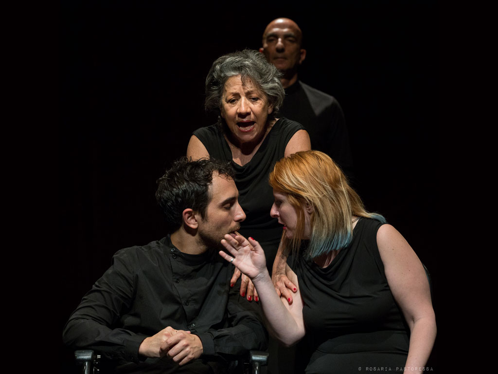 la beatitudine recensione teatro franco parenti 2016