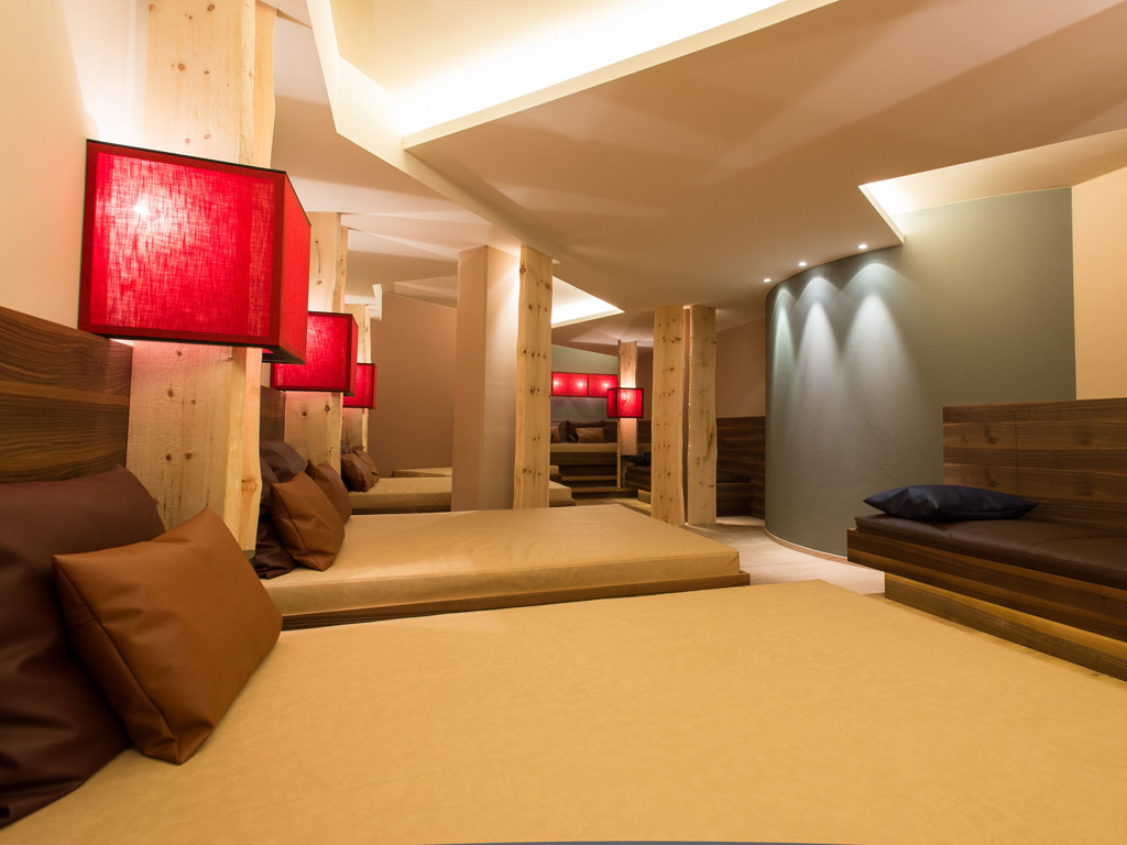 feldmilla.designhotel. Il centro benessere dell'hotel soddisfa tutti i gusti. Vere attrazioni: la sauna finlandese all'aperto, con vista panoramica e la baita in giardino, zona relax, con letti di fieno.
