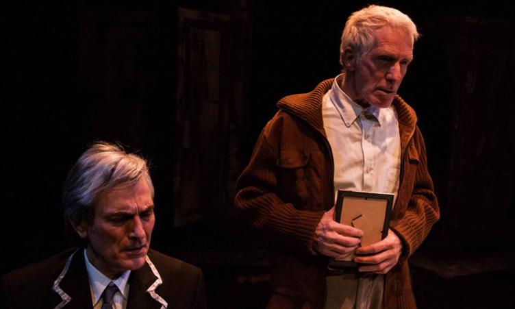 l'apparenza inganna recensione teatro out off 2017