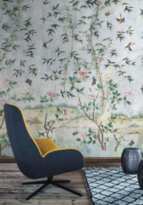 Wallpepper®. “Silk way”. I fiori più delicati, i simboli, i colori, i tratti: la tradizione decorativa della terra dei ciliegi si unisce ad un’impostazione contemporanea. Tra i soggetti: “Giardino segreto”. Nel catalogo “Trend-Line” 2017.