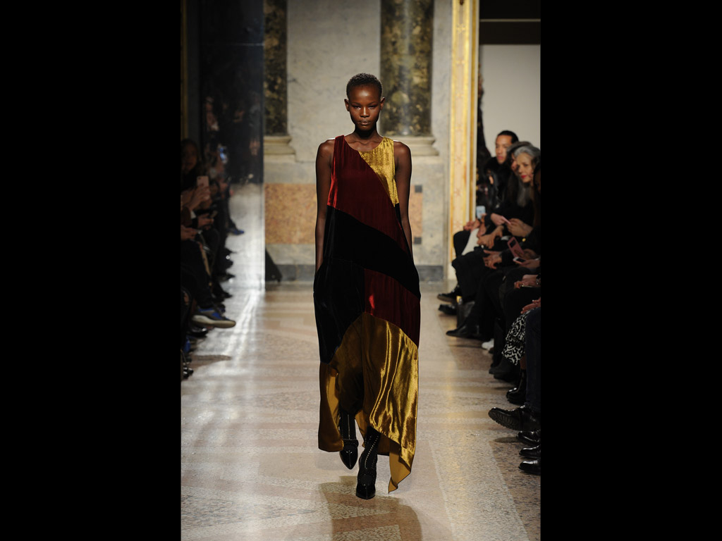 Angelo Marani. Collezione Autunno/Inverno 2017-18. Milano fashion week, febbraio 2017. Foto: Angelo Marani, Credit: Res Relazioni pubbliche.