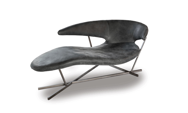 Arketipo al Salone con la chaise longue Manta design Giuseppe Viganò