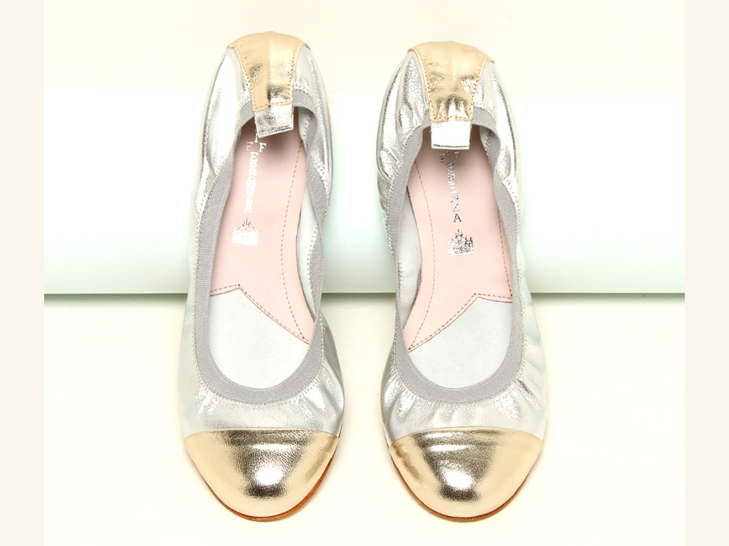 Michele Lopriore. Collezione Spring/Summer 2017. Ballerina arricciata laminato argento. Suola in cuoio. Altezza tacco: un centimetro.