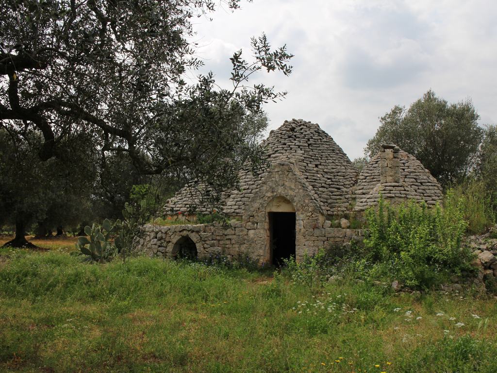 Relais Villa Aieni. Valle d’Itria. San Vito dei Normanni. Il trullo prima della ristrutturazione completata nel 2016.