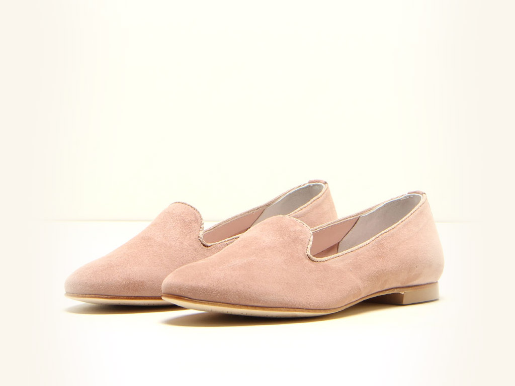 Michele Lopriore. Collezione Spring/Summer 2017. Slip-on in camoscio color pepe. Tonalità disponibili: camoscio, cuoio, nero, blu, nuvola e avio, nappa cuoio e nera, laminato platino.