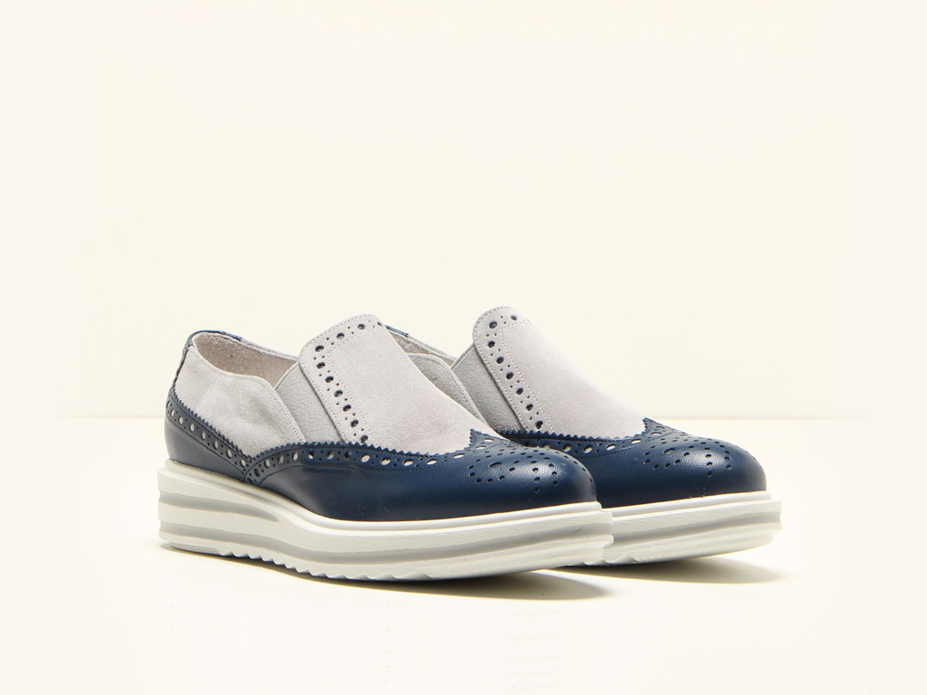 Michele Lopriore. Collezione Spring/Summer 2017. Sneaker para alta. Tonalità: pipita bleu. Suola in gomma. Altezza para: quattro centimetri.