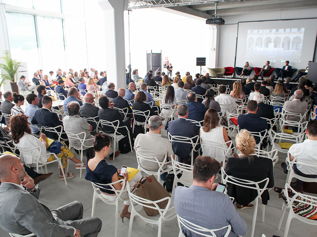 Scalo Milano City Style. La platea del convegno CNCC Retail Day 2017-Design, Retail Innovation del 22 giugno 2017 organizzato dal Consiglio Nazionale dei Centri Commerciali.