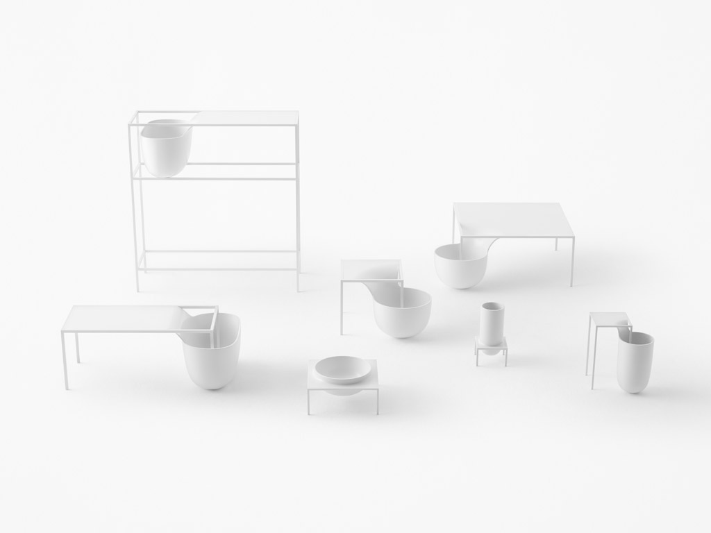 Alias. Il sistema di tavolini Flow Bow, design studio Nendo, presenta il piano del tavolo che sembra fondersi nel contenitore sottostante. Il gioco di volumi, le forme inedite e le diverse dimensioni permettono svariati utilizzi del tavolo: dal “coffee table” alla console, dal “table continer” ai “side table” proposti in due misure. Tutti i pezzi sono in acciaio verniciato con piani e contenitori in poliuretano verniciato nella stessa finitura della struttura.