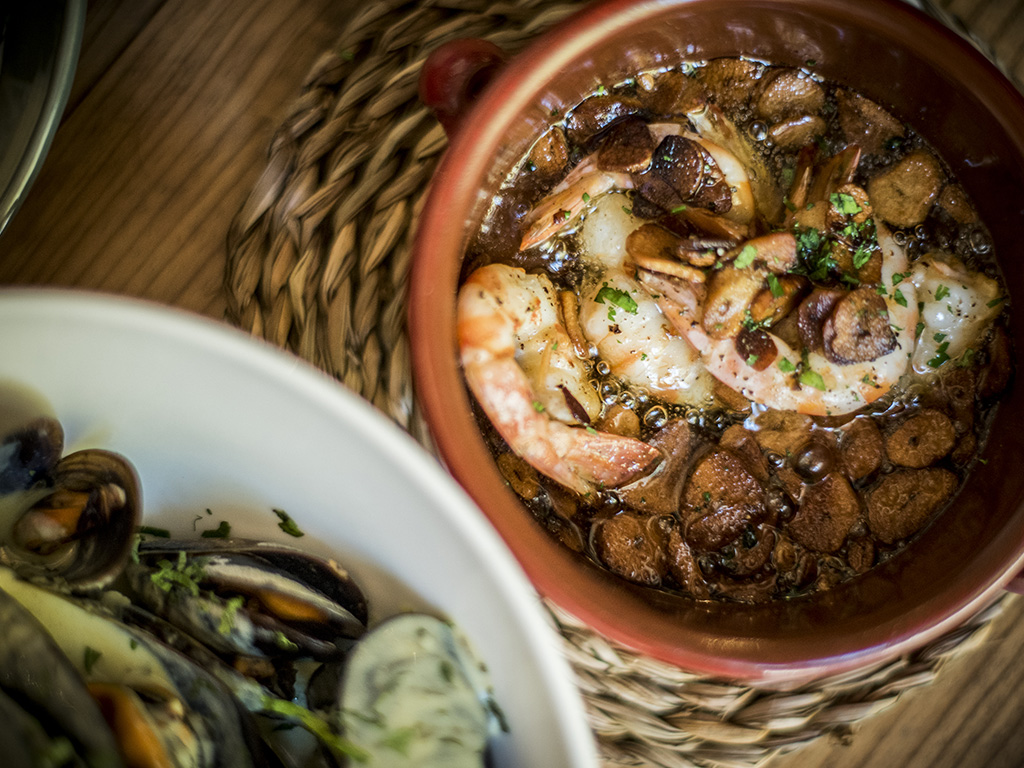 Isla Tortuga. Barcelona. En Compañía de Lobos. Nell'immagine: Gambas al ajillo.