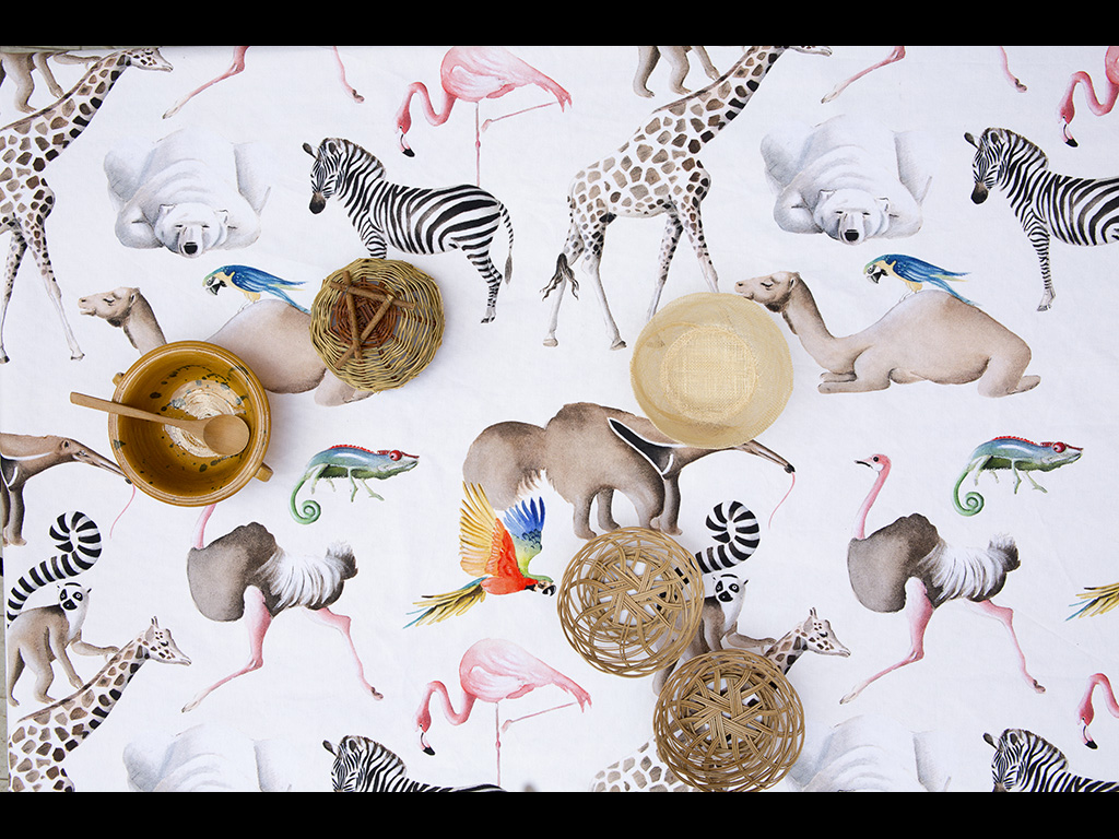Milou Milano. Il tema animalier è sviluppato con un incontro fantastico tra animali di ogni tipo in formato gigante definiti da un tratto pittorico delicato e ironico. “Zoo Collection” rappresenta un mondo favoloso e irresistibile!