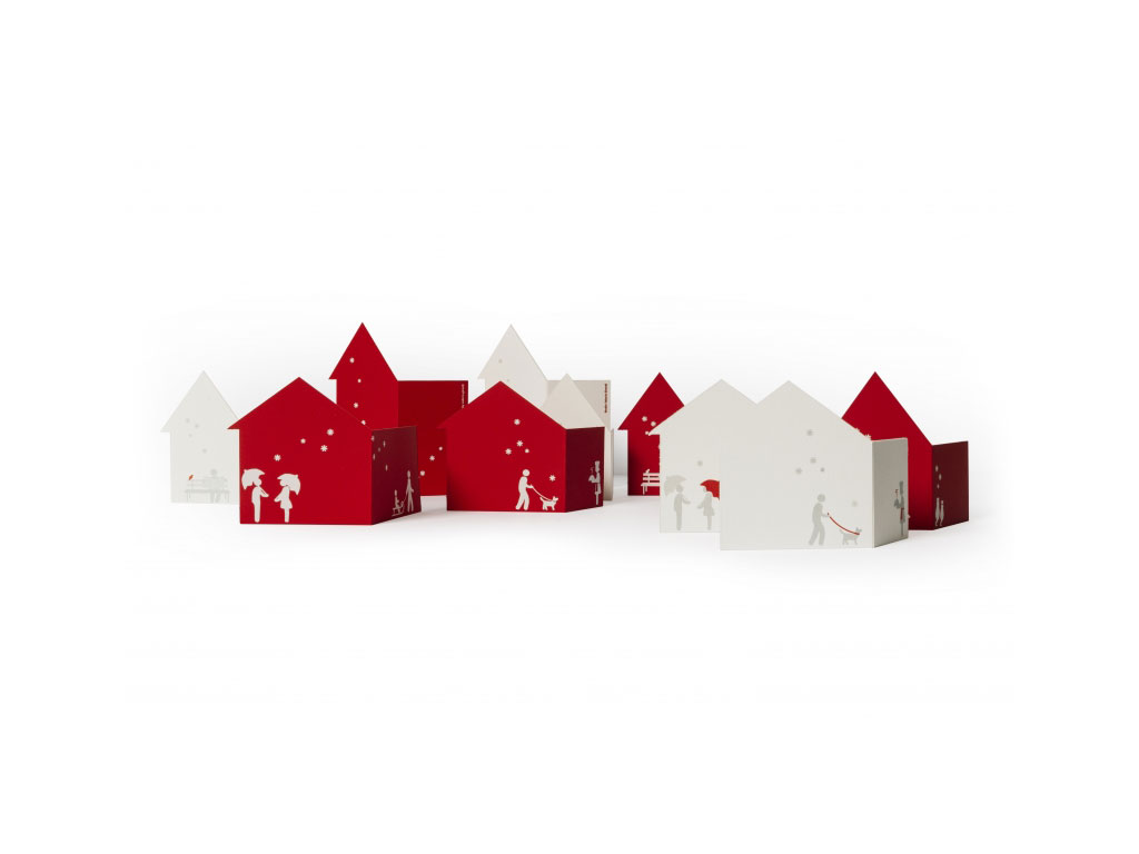 Cartèa. Cards e Place cards . Collezione “C’est Noël nelle due varianti di colore, con fondo rosso o bianco. Disponibile con diversi soggetti.