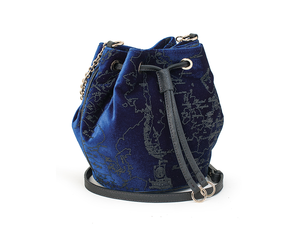 Alviero Martini 1^ Classe. Secchiello in velluto con tipico motivo a ricamo e chiusura a coulisse esterna. Collezione Autunno/Inverno 2017-2018. Fall/Winter 2017-2018 Collection.