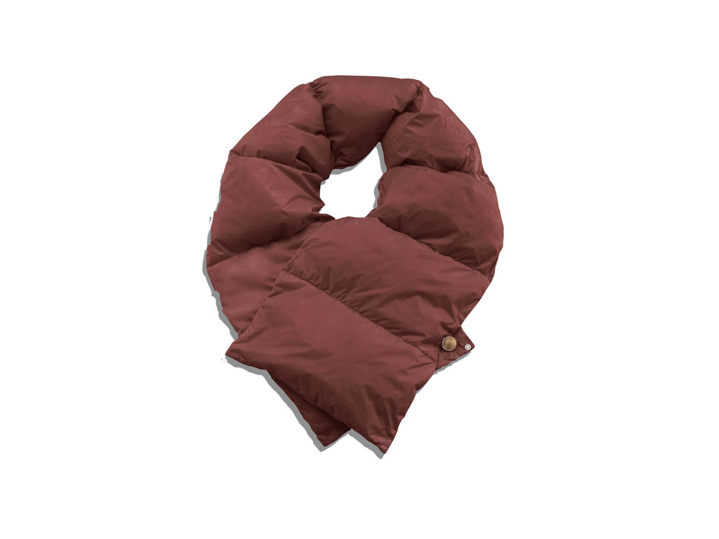 Cinelli Piume e Piumini. Morbida sciarpa over size con imbottitura in 100% piumino d’oca. Fall/Winter 2017-2018. Collezione Autunno/Inverno 2017-2018.