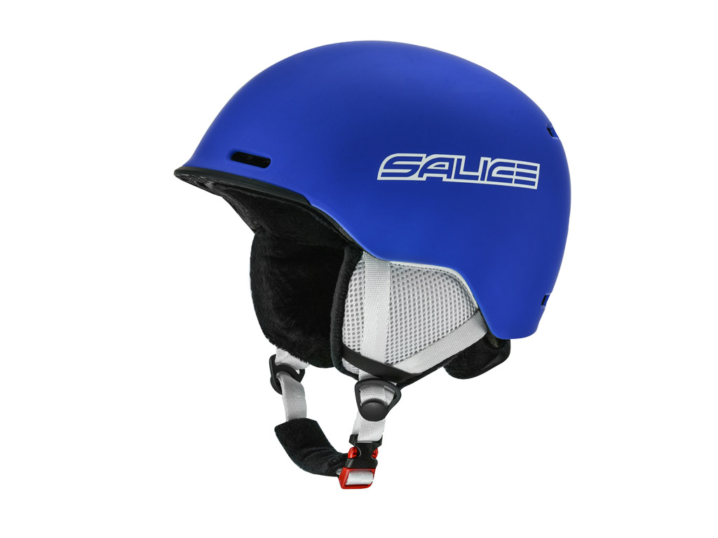 Salice. Il casco sci Flow prevede un’imbottitura interna anallergica e antibatterica mentre i fori di areazione assicurano traspirabilità e ventilazione. Flow è perfetto indossato con la maschera che si assicura al casco con un sistema di bloccaggio.