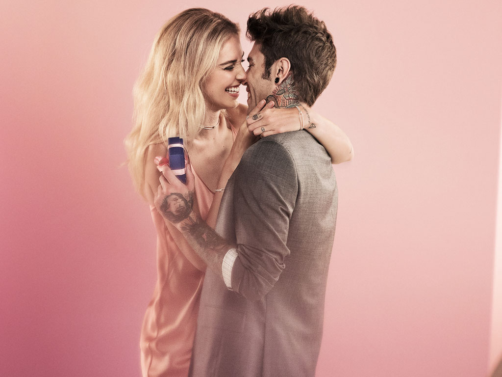Swarovski. La campagna di San Valentino che ritrae coppie della vita reale, come la regina delle fashion influencer Chiara Ferragni e il fidanzato Fedez.