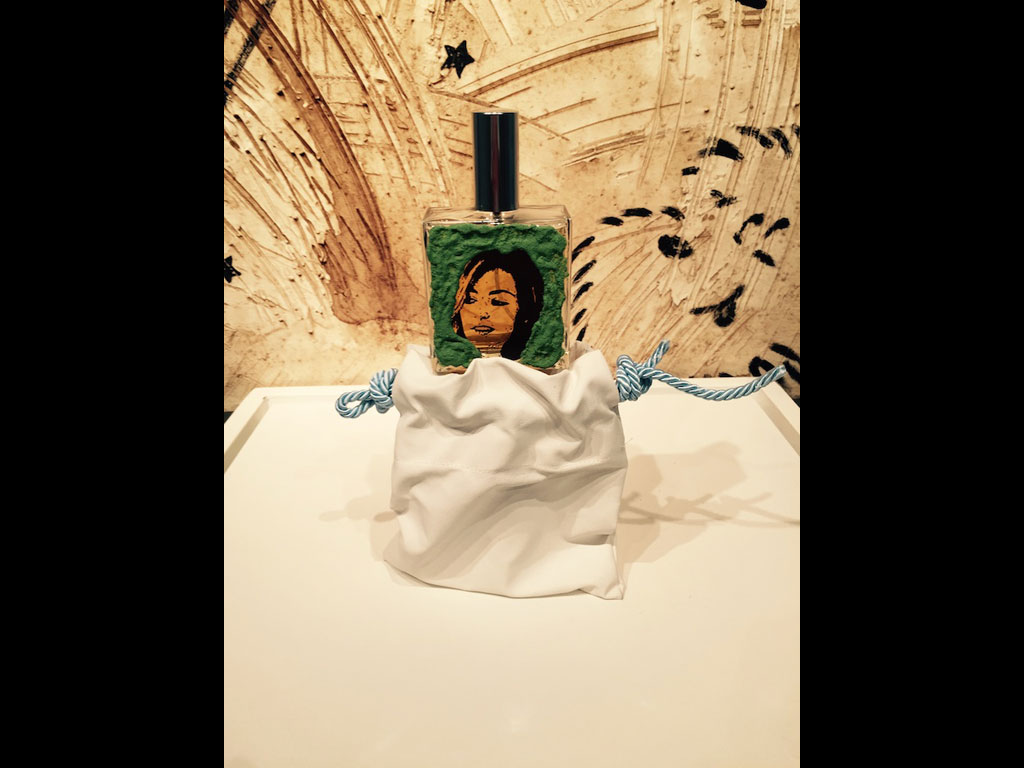 Sniff Sniff. Presso la Galleria d’Arte Contemporanea Dream Factory di Milano, con l’assistenza di un Perfume Coach sarà possibile creare il proprio profumo, unico come un’opera d’arte.