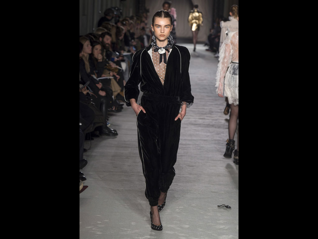 Philosophy di Lorenzo Serafini. Fall/Winter 2018-2019 Show. Sfilata Autunno/Inverno 2018-2019.
