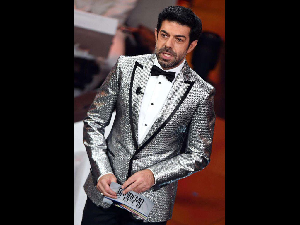 Festival di Sanremo 2018. Pierfrancesco Favino in DSquared2.