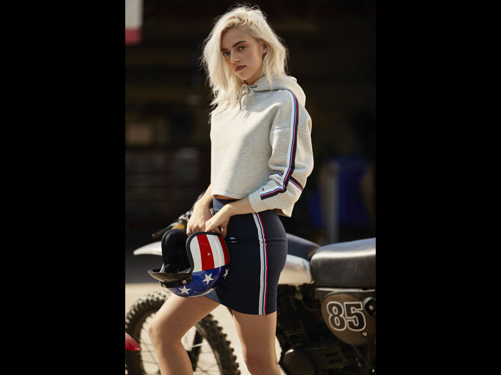 Tommy Hilfiger. Alcuni scatti della nuova campagna primavera estate 2018 Tommy Jeans.