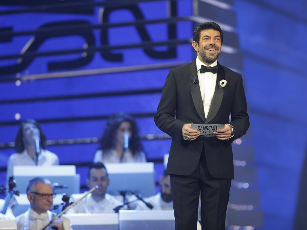 Festival di Sanremo 2018. Pierfrancesco Favino in Ermenegildo Zegna.