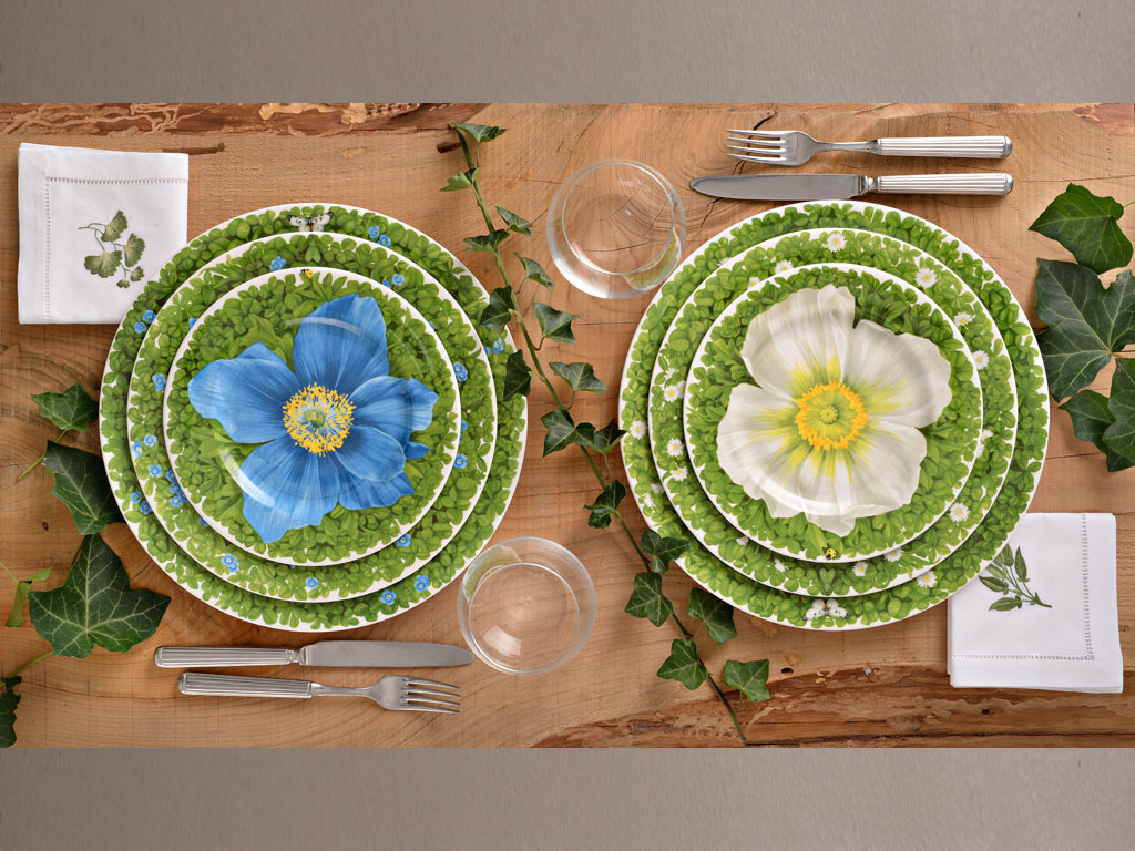 Taitù. Servizio in porcellana “Prati italiani”. Una collezione giocosa che permette con le sue molteplici combinazioni di portare sulla tavola tutta la bellezza della natura. Designer Silvia Cabassa.