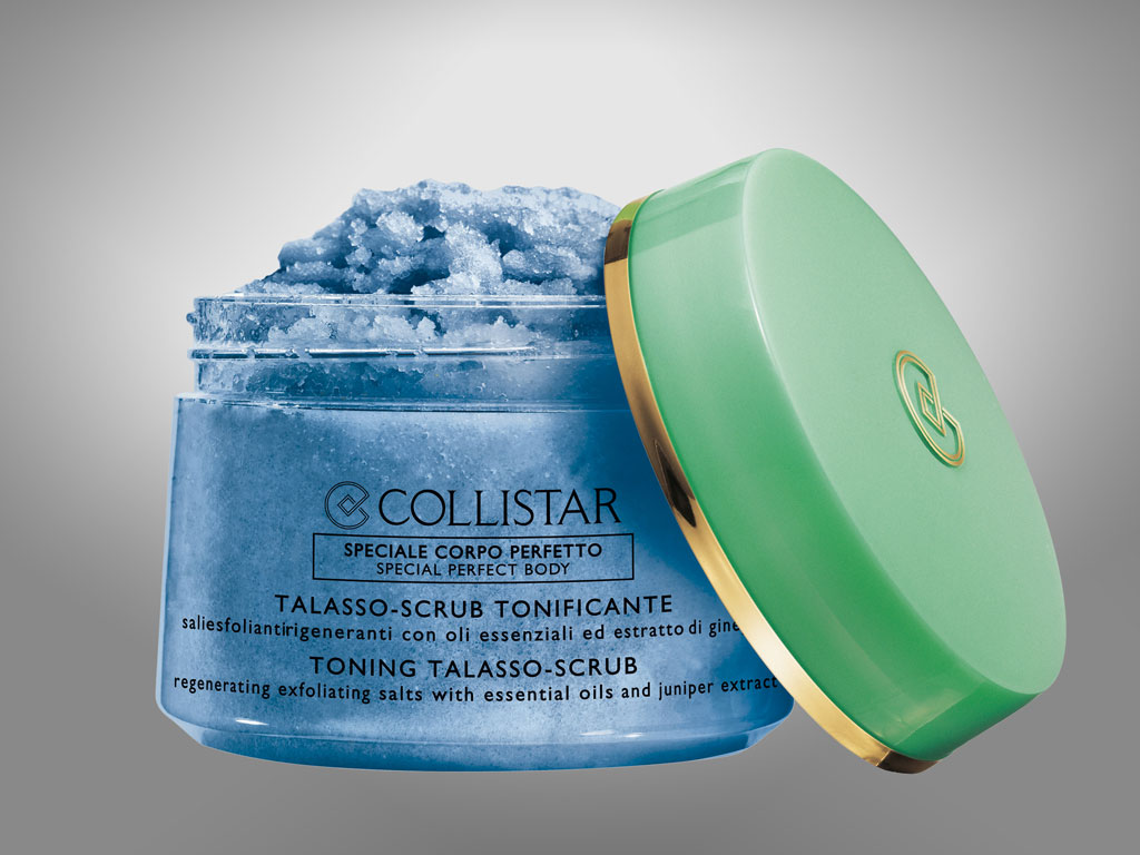 Collistar. Nuovo Talasso-Scrub tonificante della linea “Speciale Corpo Perfetto” con estratto di Ginepro Sardo, Fior di Sale e sali marini a granulometria differenziata che detossinano e rigenerano.