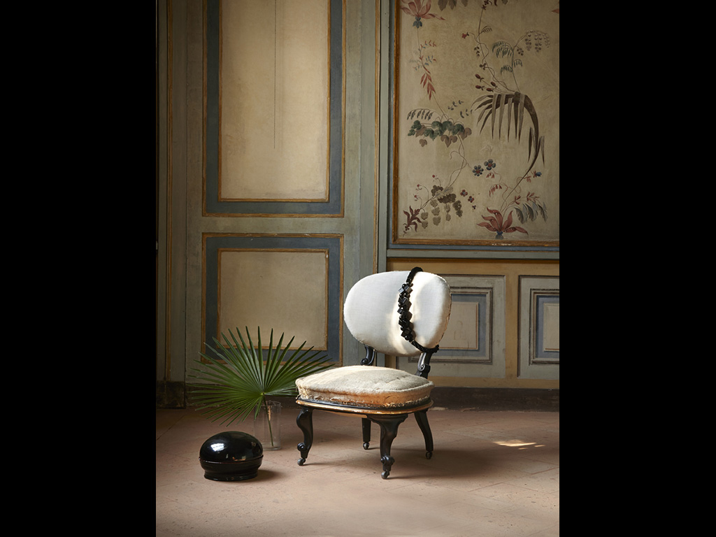 Lacomune. Una proposta della collezione di tessuti arredo 2018. Furnishing fabric from 2018 Collection.